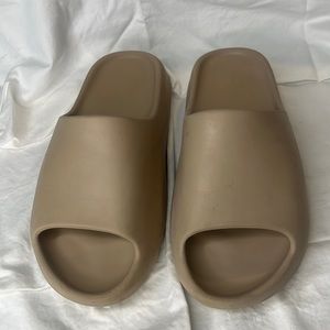 Authentic Yeezy resin size 11
